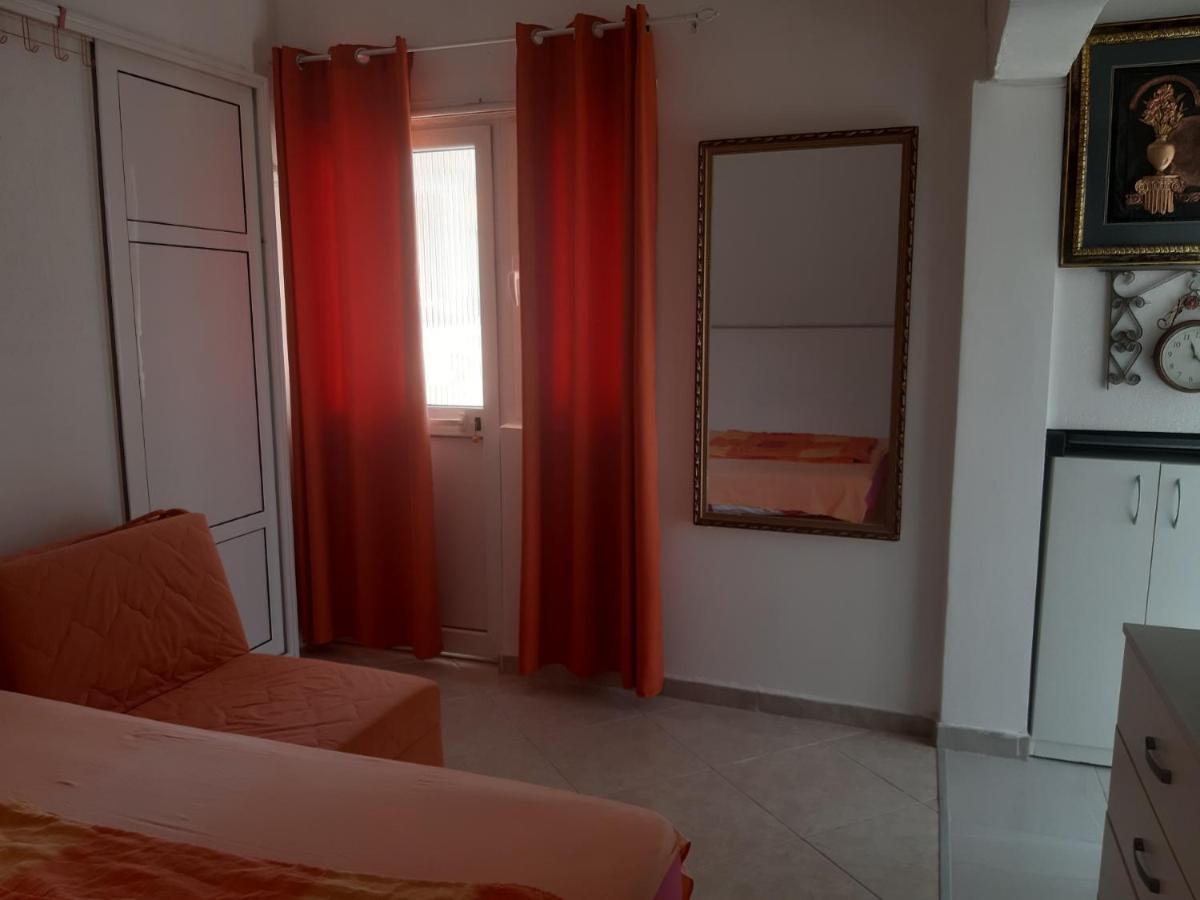 Ferienwohnung Guest'S House "Lindi&Roni" Ulcinj Exterior foto
